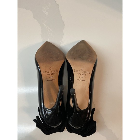 Kate Spade New York Maxine Black Patent Leather Scallops Bows Stilettos Sz 6.5M - Picture 7 of 7